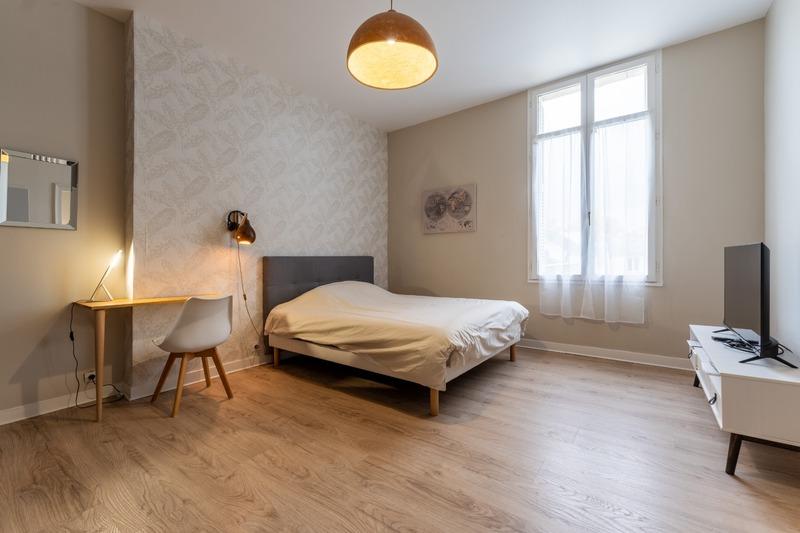 Maison - 328 m² - 15 pièces