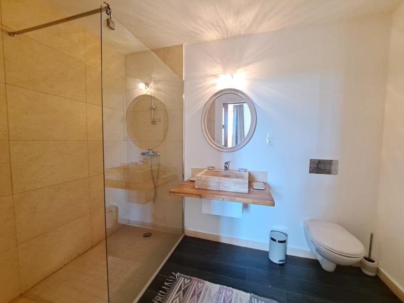 Maison - 375 m² - 10 pièces