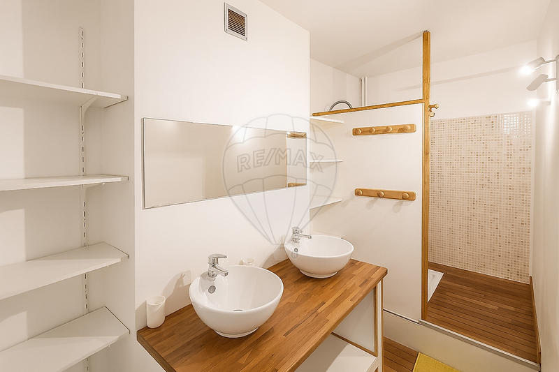 Appartement - 95 m² - 5 pièces