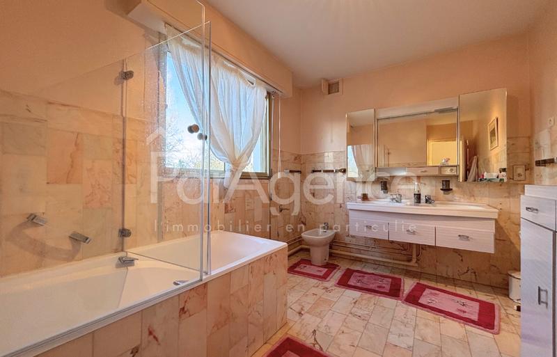 Appartement - 134 m² - 5 pièces