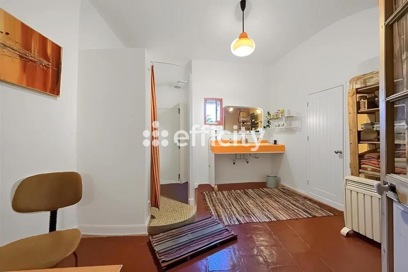 Maison - 218 m² - 6 pièces