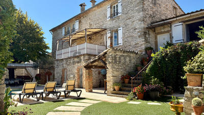 Mas - 220 m² - 8 pièces