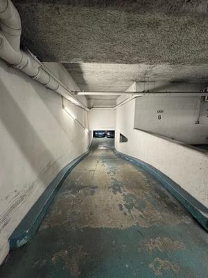 Parking / Garage - 10 m²