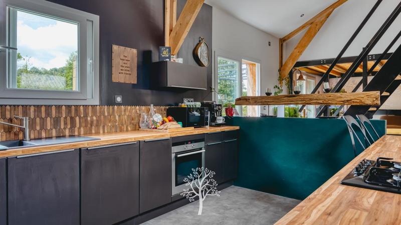 Maison - 225 m² - 6 pièces