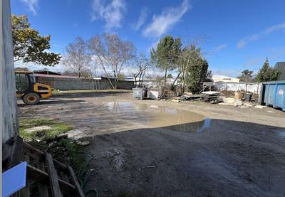 Local d'activités - 744 m²