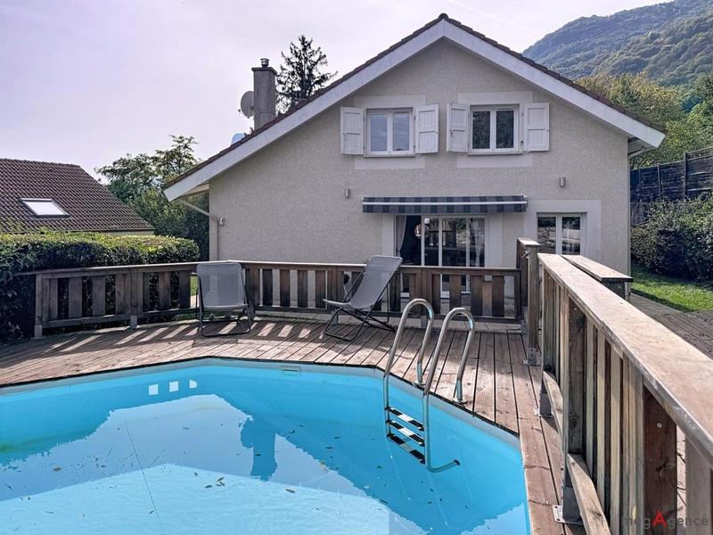 Maison traditionnelle - 140 m² - 5 pièces