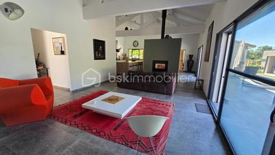 Maison - 194 m² - 7 pièces