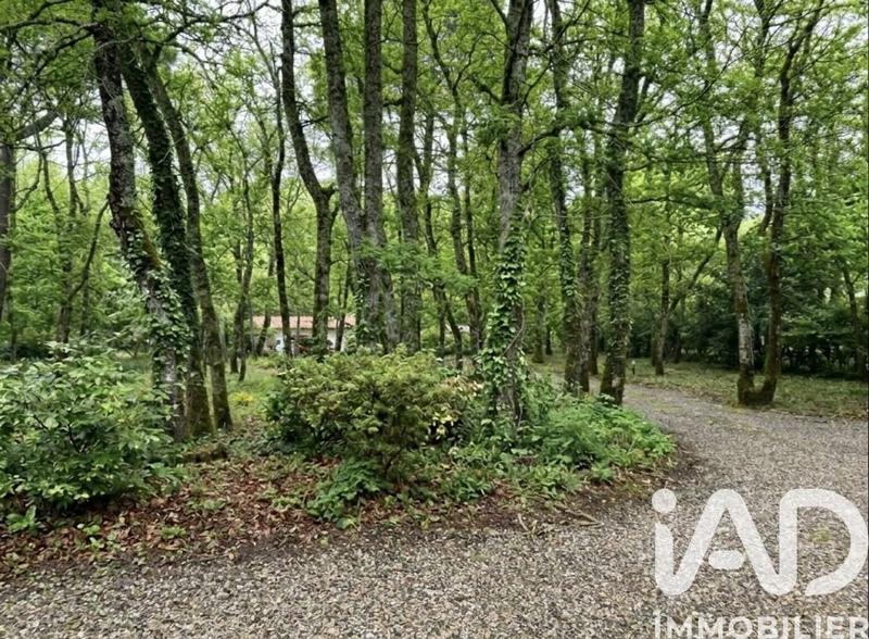 Maison - 370 m² - 8 pièces