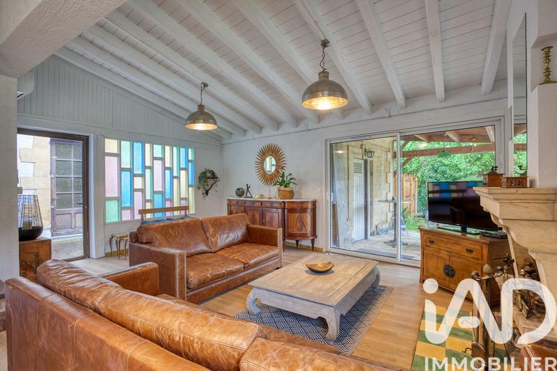 Maison - 216 m² - 8 pièces