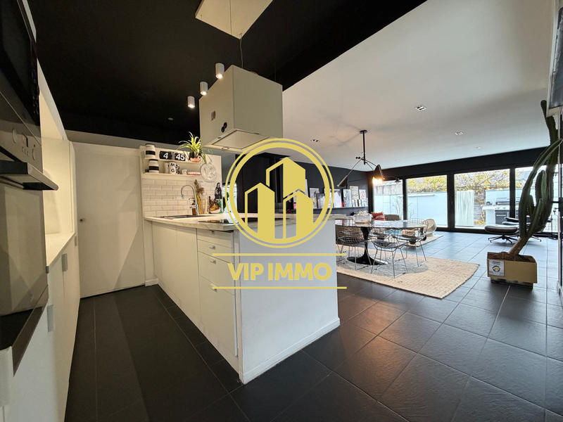 Maison - 137 m² - 6 pièces