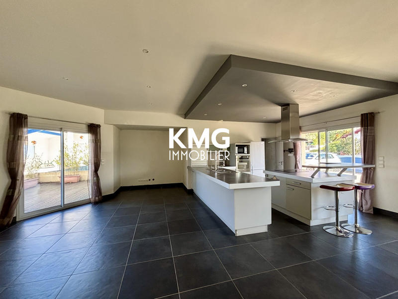 Maison - 145 m² - 5 pièces