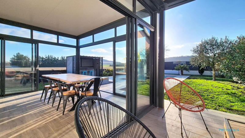 Maison traditionnelle - 140 m² - 6 pièces