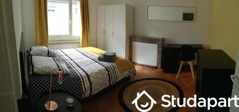 Chambre - 12 m² - 1 pièce