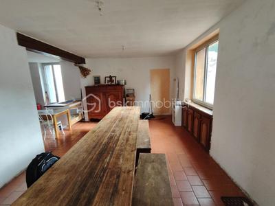 Maison - 180 m² - 8 pièces