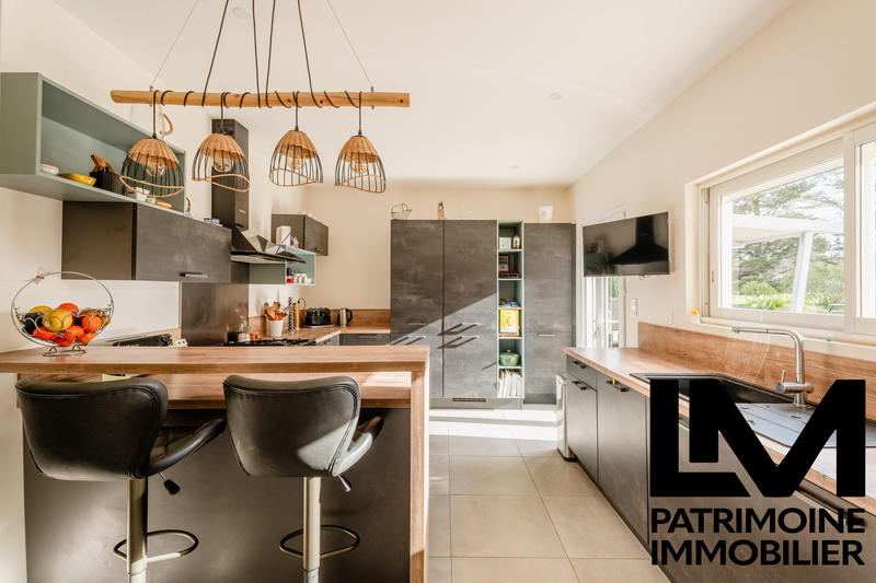 Villa - 335 m² - 7 pièces