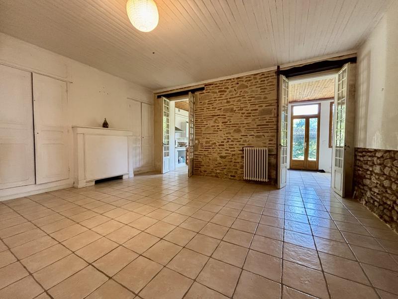 Maison traditionnelle - 201 m² - 8 pièces