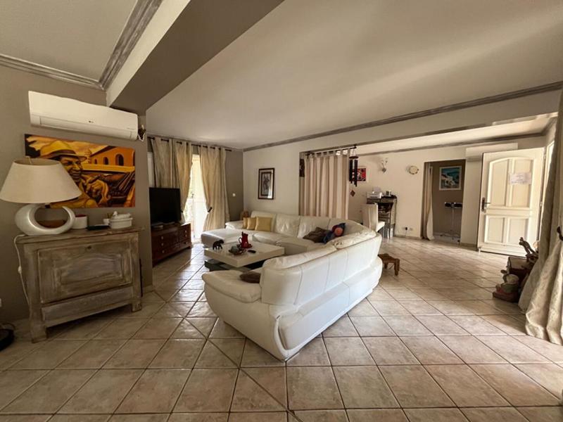 Maison - 210 m² - 8 pièces