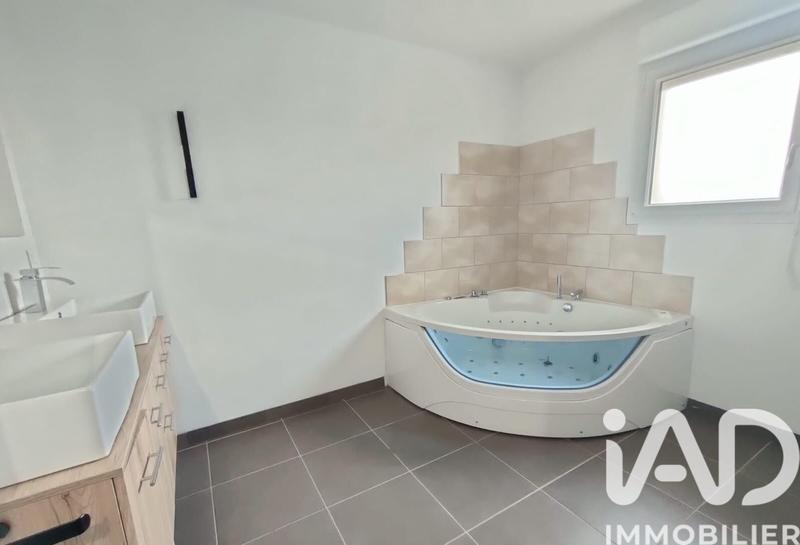 Maison - 111 m² - 5 pièces