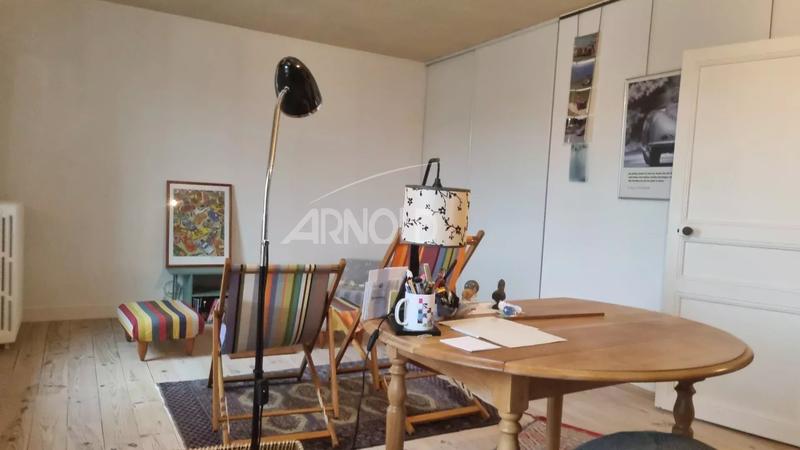 Maison - 189 m² - 9 pièces