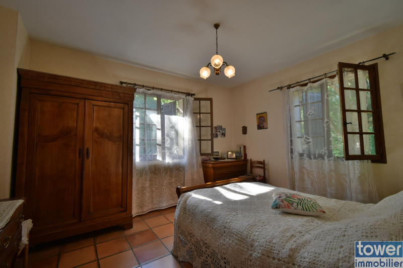 Maison - 228 m² - 8 pièces