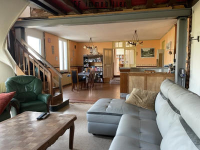 Maison - 337 m² - 12 pièces