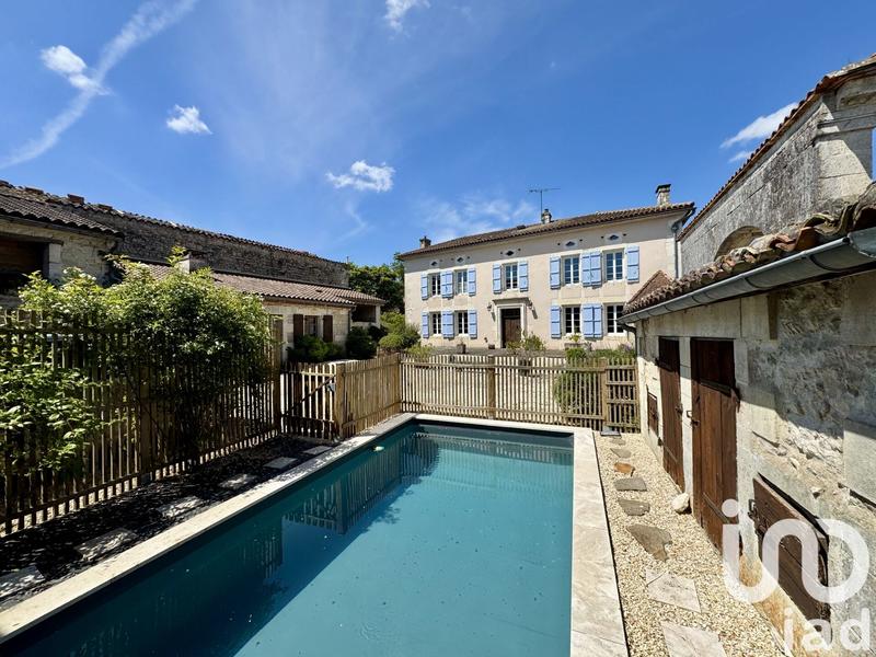 Maison - 240 m² - 7 pièces