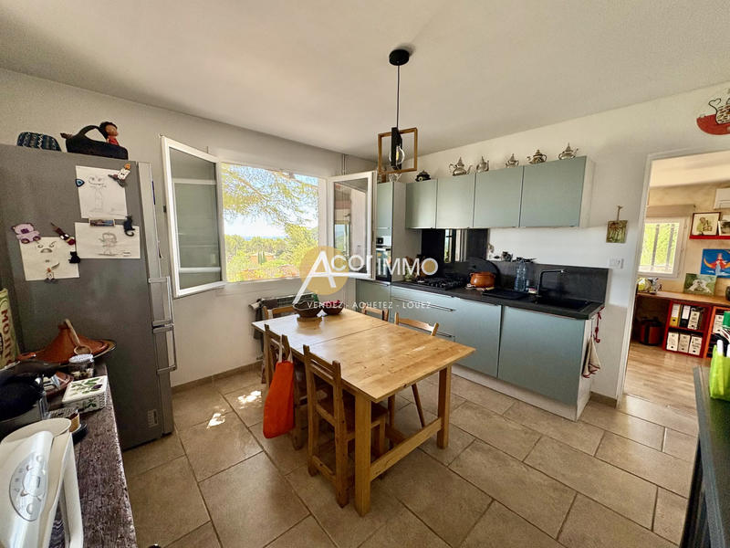 Maison - 98 m² - 4 pièces