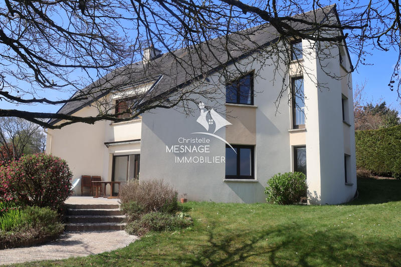 Maison contemporaine - 211 m² - 8 pièces