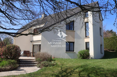 Maison contemporaine - 211 m² - 8 pièces