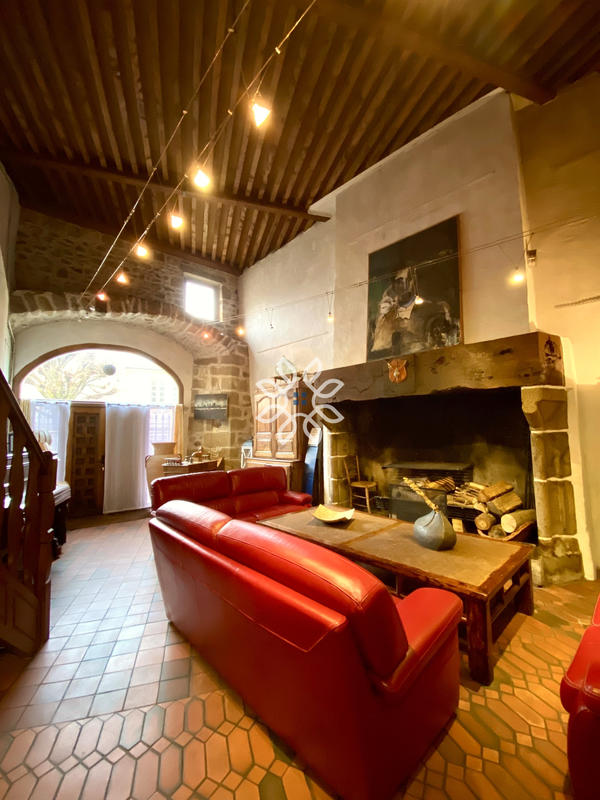 Maison de village - 200 m² - 6 pièces