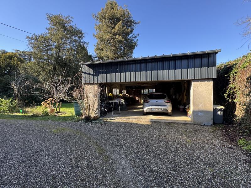 Maison - 222 m² - 7 pièces