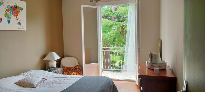 Maison - 235 m² - 9 pièces