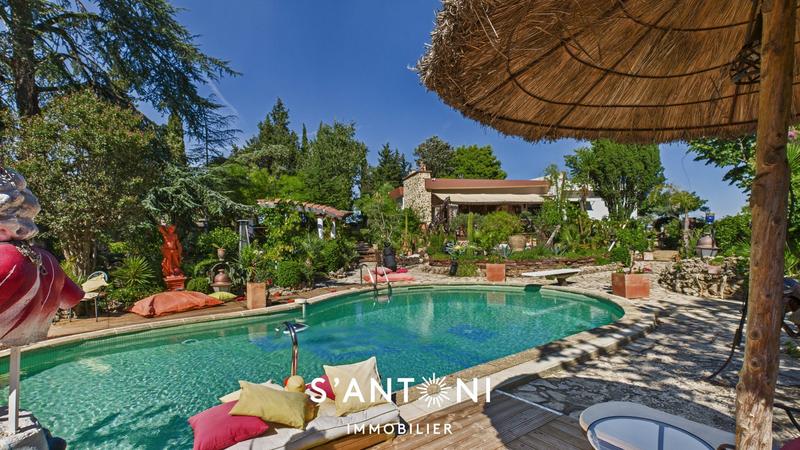 Maison de domaine - 364 m² - 10 pièces