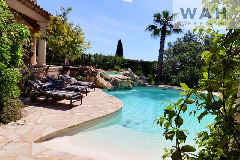 Villa - 226 m² - 7 pièces