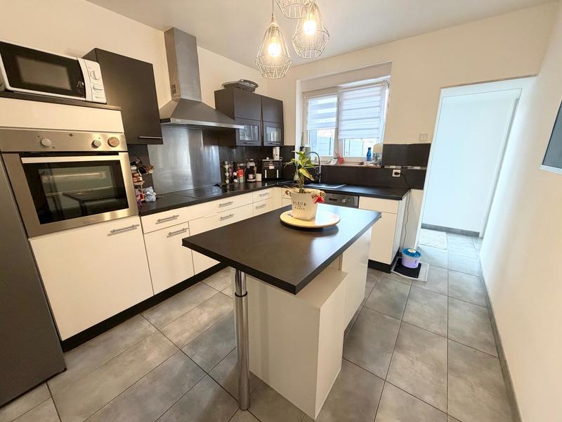 Maison - 95 m² - 4 pièces