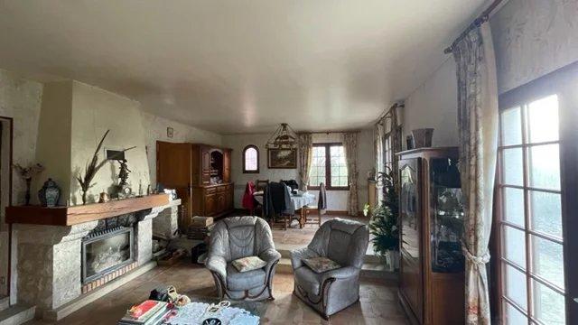 Maison - 220 m² - 6 pièces