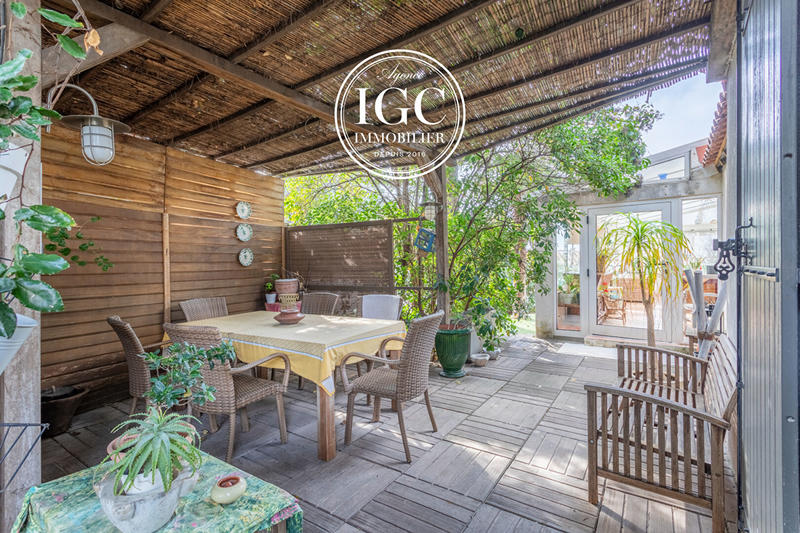 Maison - 180 m² - 5 pièces