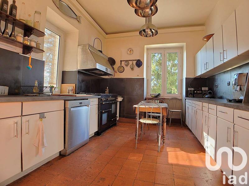 Maison - 318 m² - 11 pièces