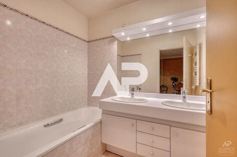 Appartement - 89 m² - 4 pièces