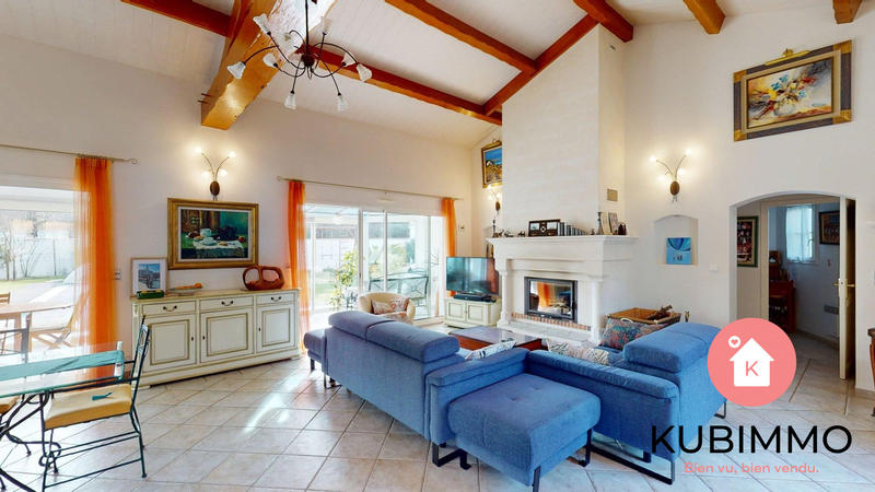 Maison - 210 m² - 8 pièces