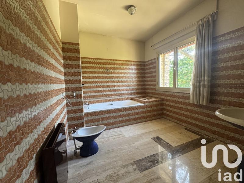 Maison - 390 m² - 8 pièces