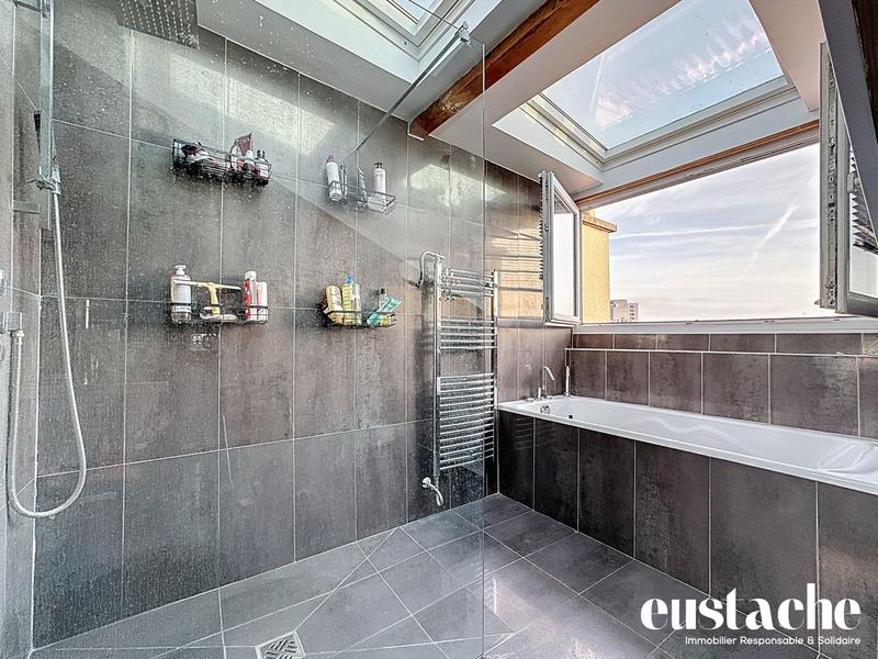 Appartement - 111 m² - 5 pièces