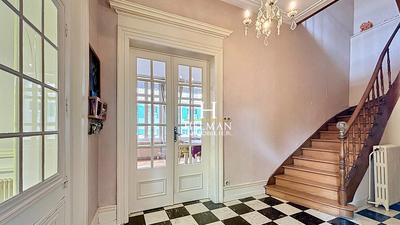 Maison - 296 m² - 8 pièces