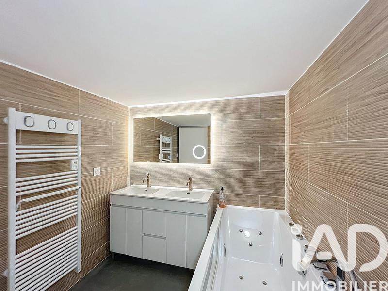 Maison - 121 m² - 5 pièces