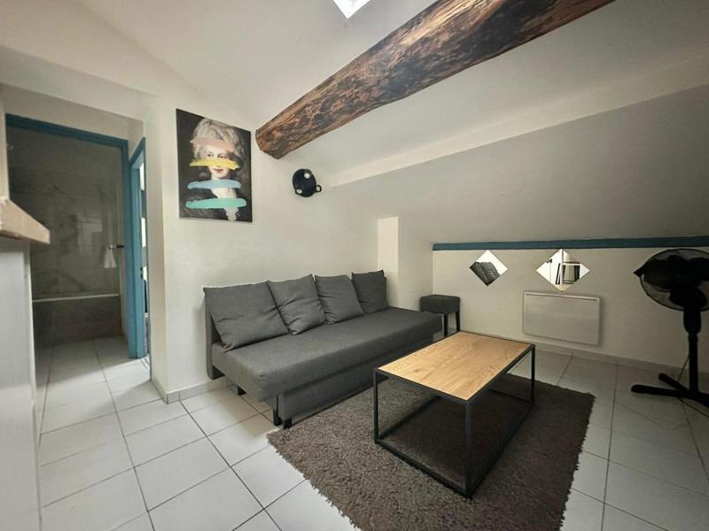 Appartement ancien - 15 m² - 2 pièces