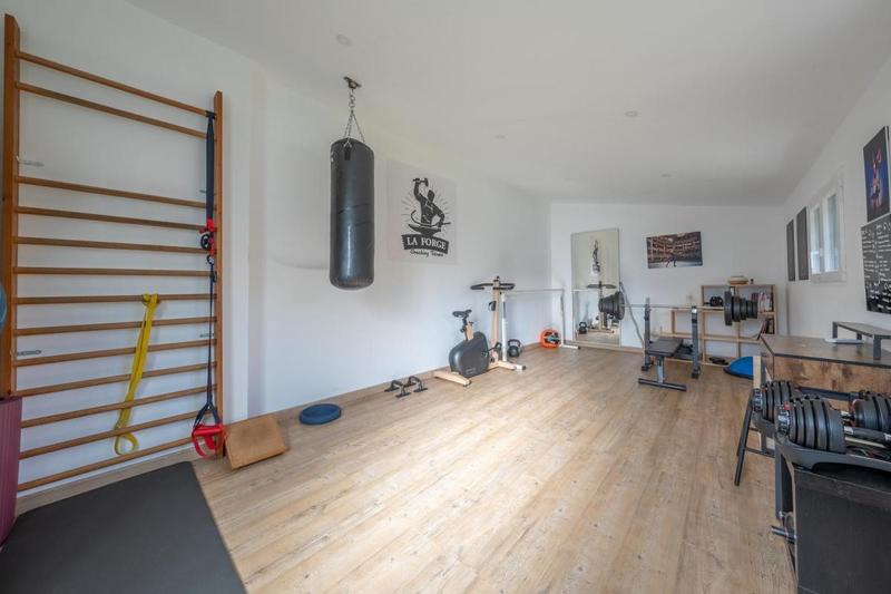 Maison - 202 m² - 5 pièces