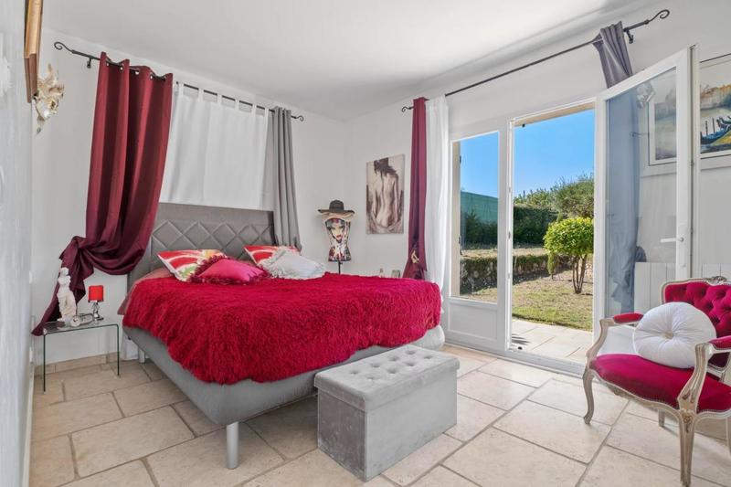 Villa - 256 m² - 8 pièces