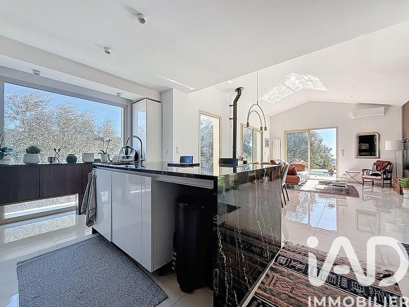 Maison - 145 m² - 5 pièces