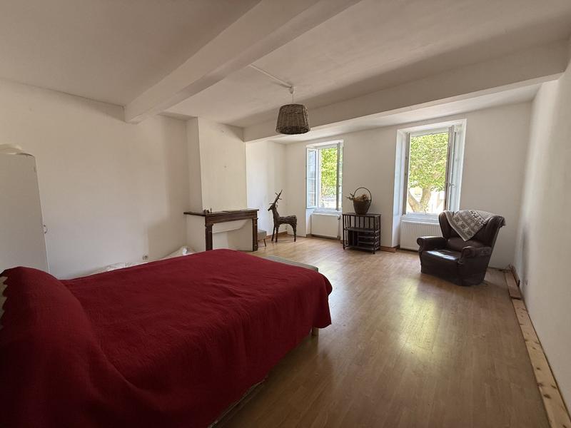 Maison de village - 234 m² - 8 pièces