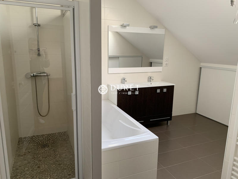 Maison - 251 m² - 11 pièces